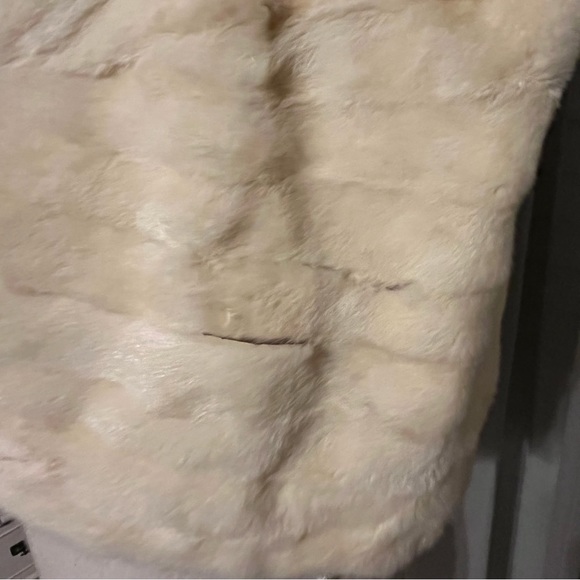 Vintage White Mink Fur Cold Shoulder Cape Shawl - Picture 6 of 7